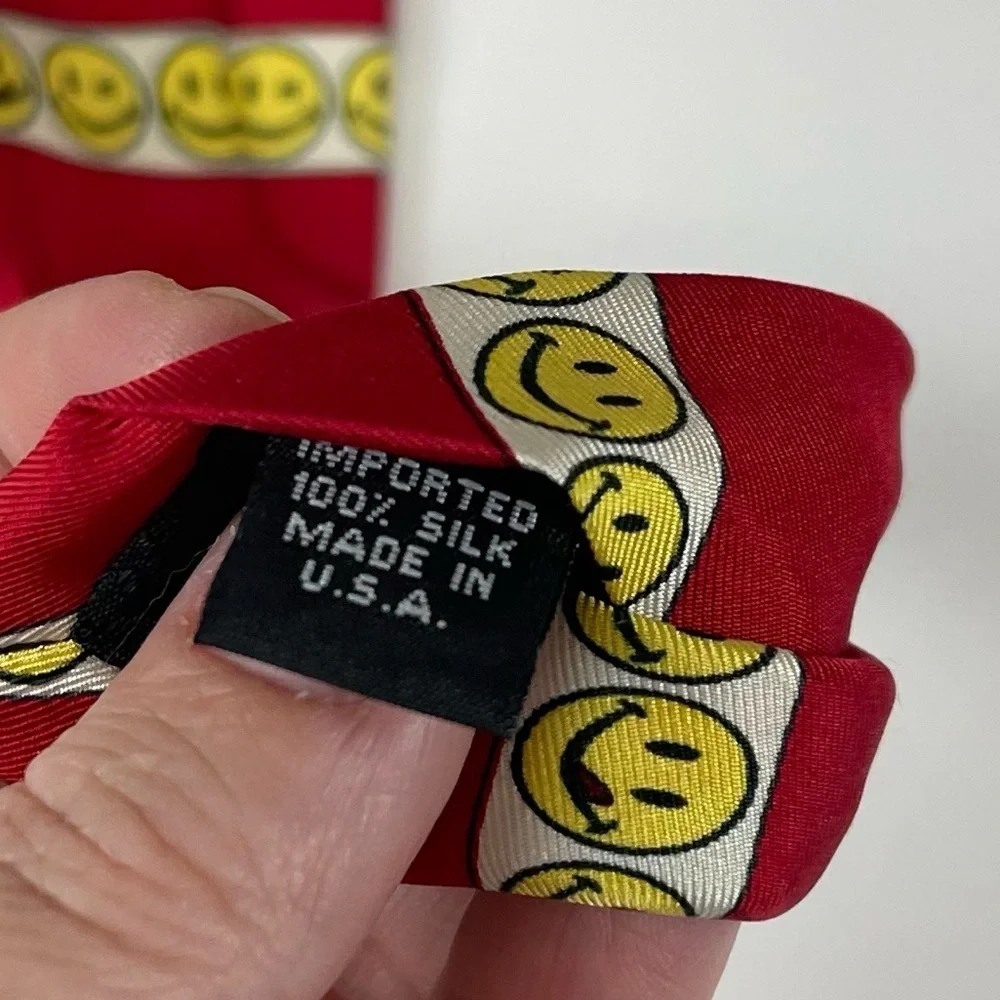 Joe Boxer Mens Tie Necktie Red Smiley Face Happy Line Up Silk USA